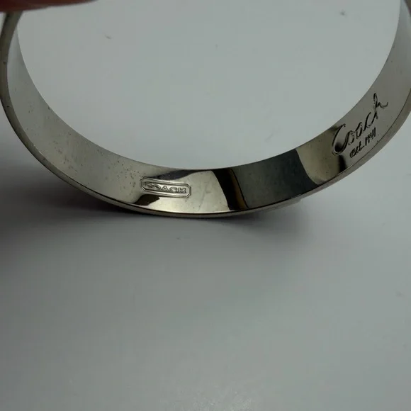 Chic COACH Floral Black and Silver Bracelet - Picture 4 of 8